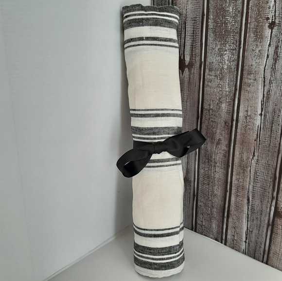 Williams Sonoma French Stripe Table Runner - Thumbnail 4